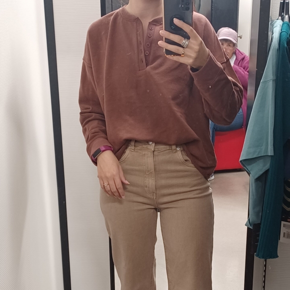 NWoT Aerie Fleece Cropped Henley Neck Sweatshirt in 'Maroon' - Picture 7 of 7